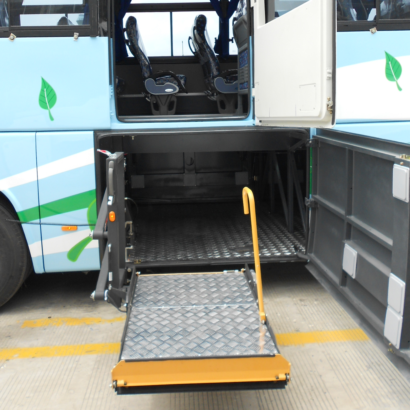Bus Ladder System Xinder WL-T-1600 Bus Wheelchair Lift (in bus luggage)