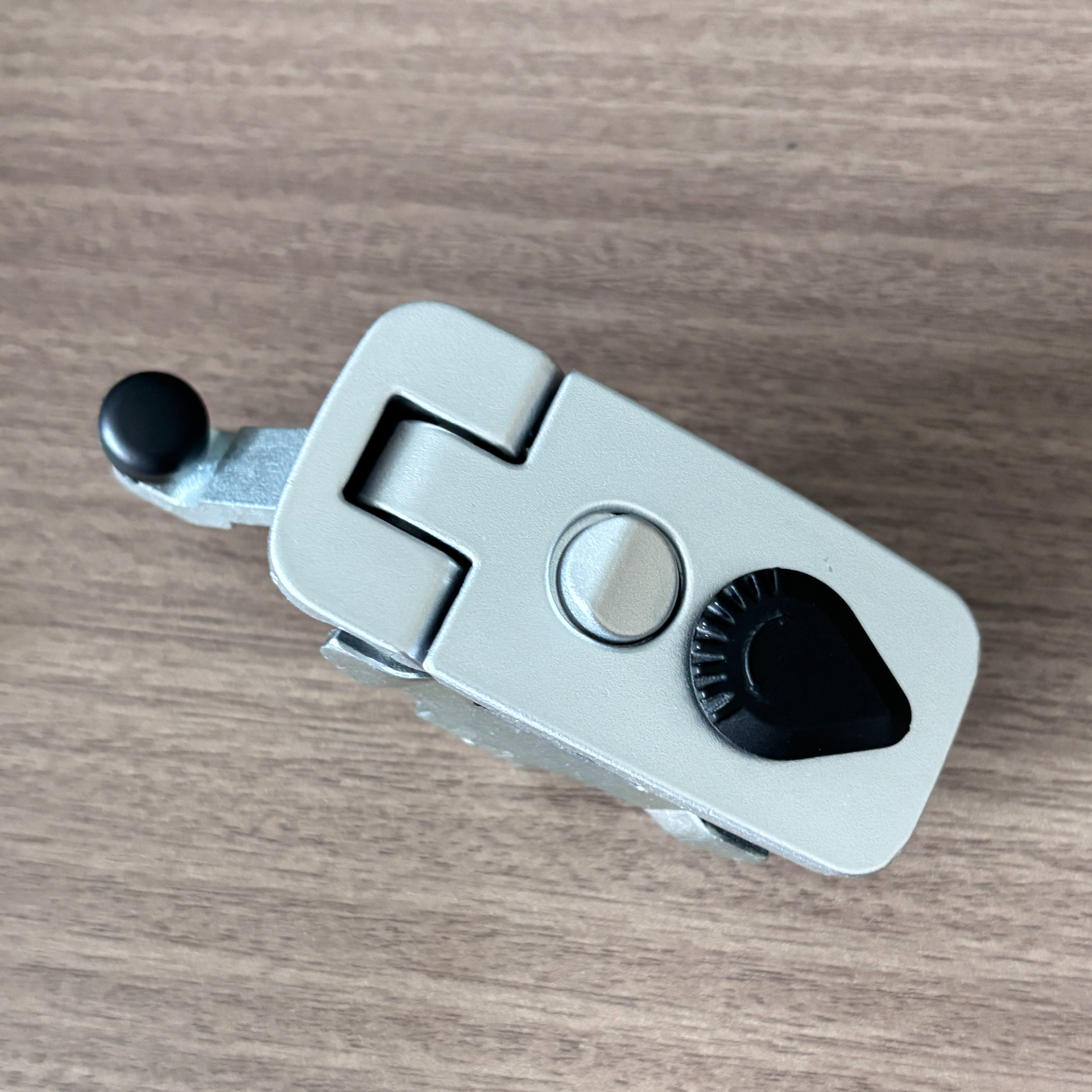Flip open compartment lock
