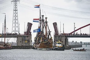 Preparing for her final voyage Preparing for her final voyage