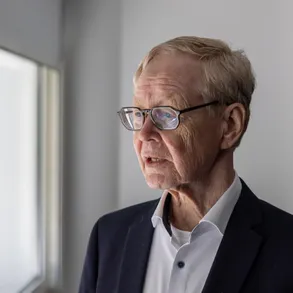 Pieni vai iso hallitus. Onko koolla väliä? Pieni vai iso hallitus. Onko koolla väliä?