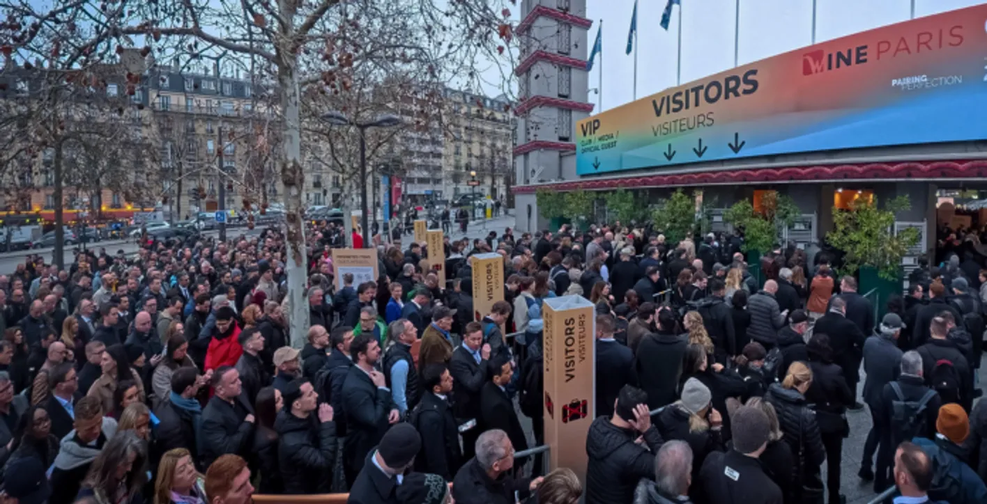 People waiting to enter the wine paris event