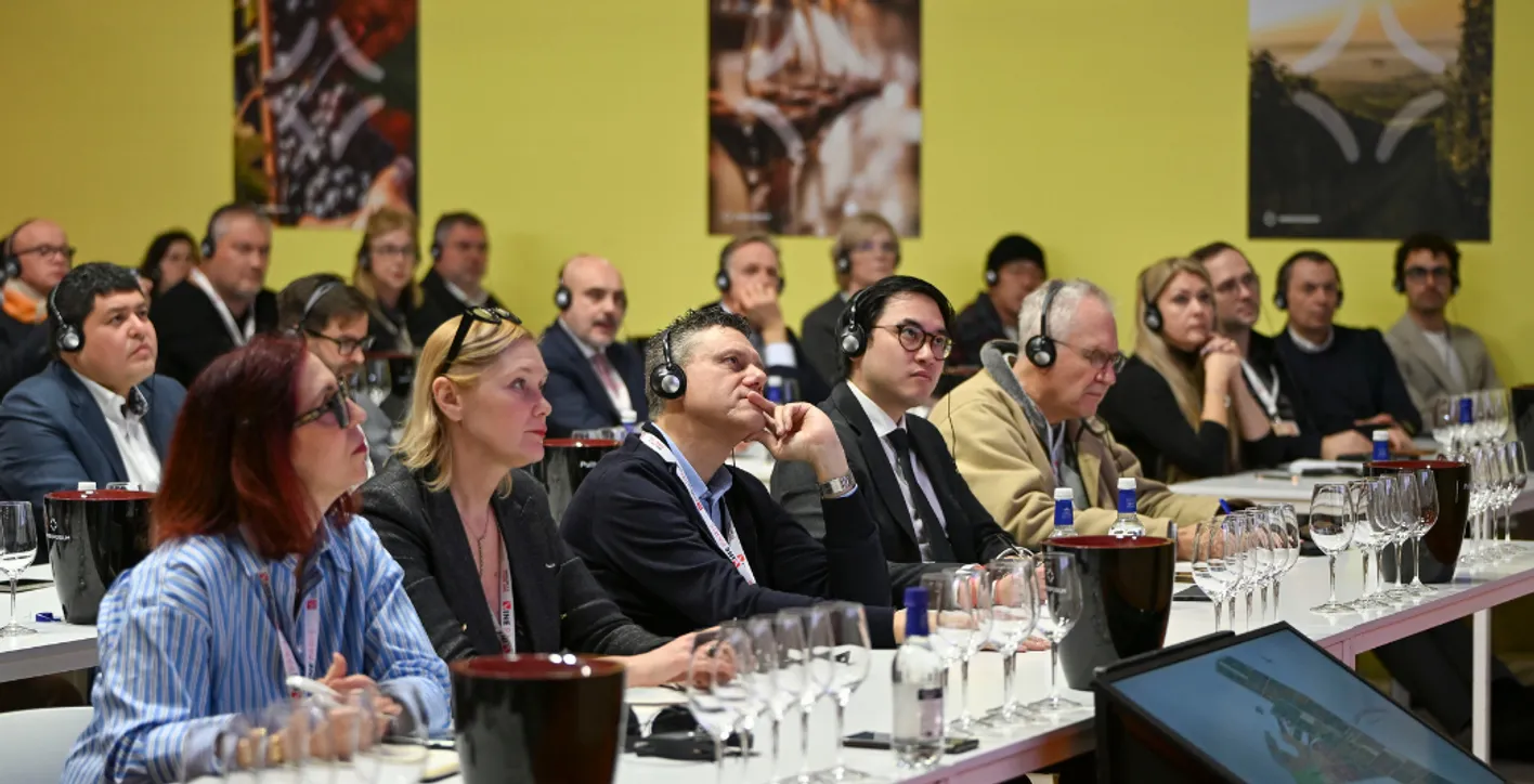 room of people listening to the academy educational session in wine paris