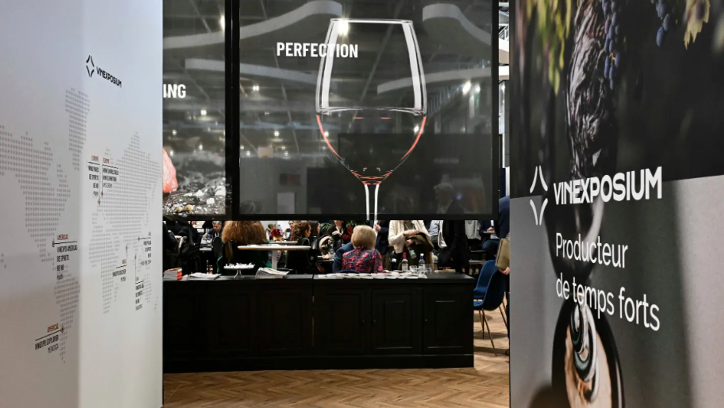 Club lounge area at Wine Paris providing comfort and networking space