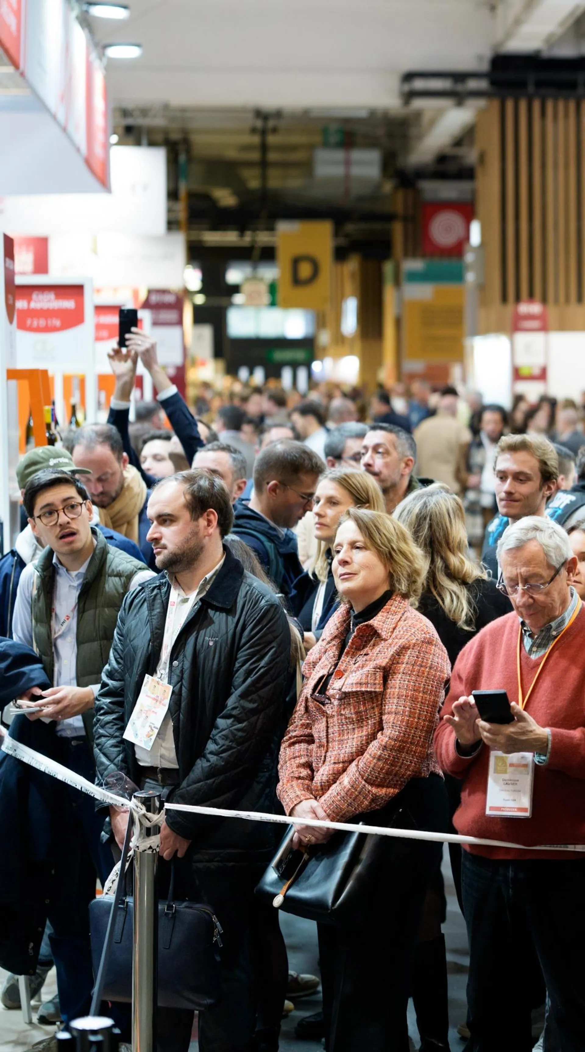 People waiting to enter the event Wine Paris 2026